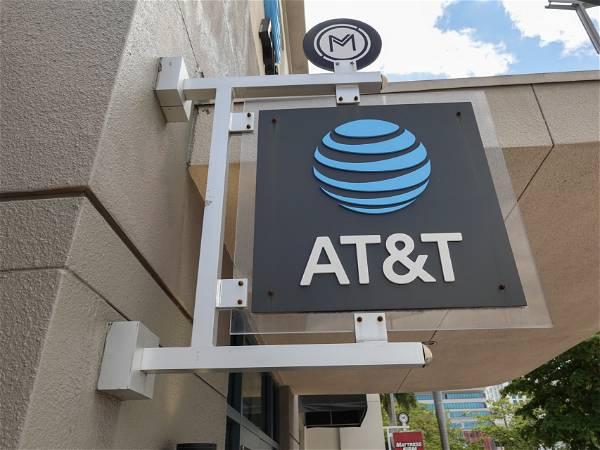 AT&T, Verizon, T-Mobile hit with $200M FCC fine for sharing user location data without consent
