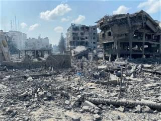 Gaza’s 37m tonnes of bomb-filled debris could take 14 years to clear, says expert