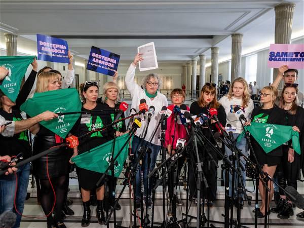 Polish parliament to debate divisive issue of abortion