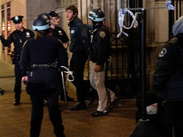 Police clear pro-Palestinian protesters from Columbia University’s Hamilton Hall after occupation